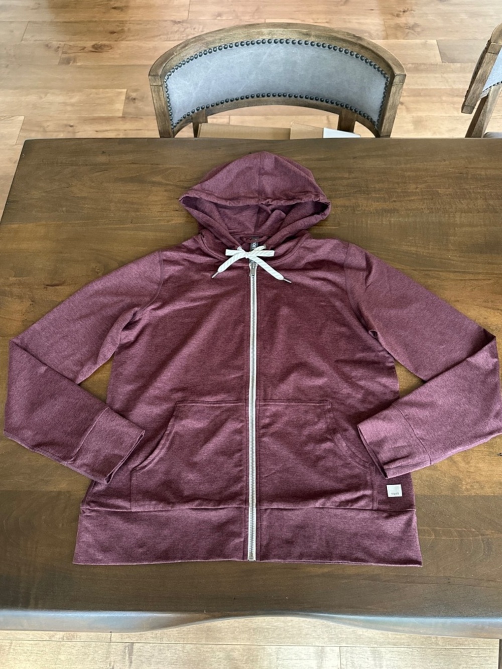 Vuori Halo Performance Hoodie 2.0 Mahogany Heather DreamKnit Womens Medium NEW